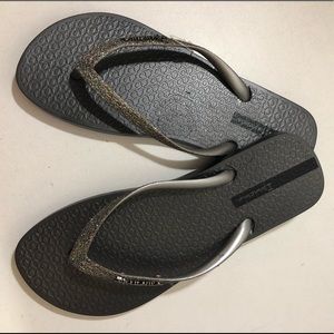 ipanema glitter flip flops